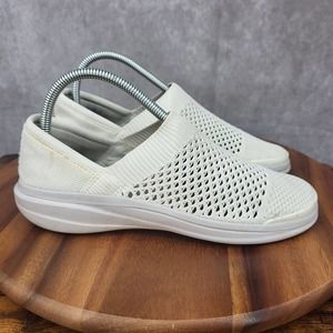 Bzees Women's White Slip-On Knit Sneakers